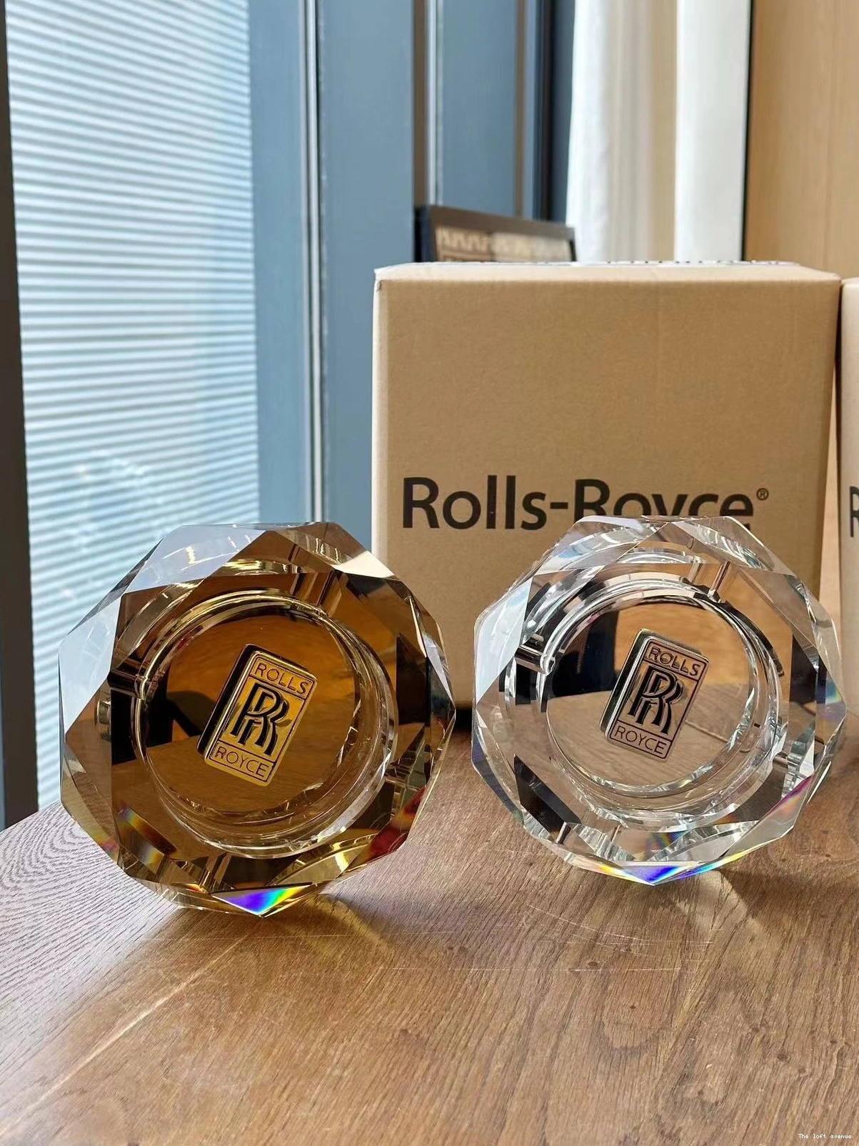 ROUND ROYCE ASHTRAY ROLLS 0819